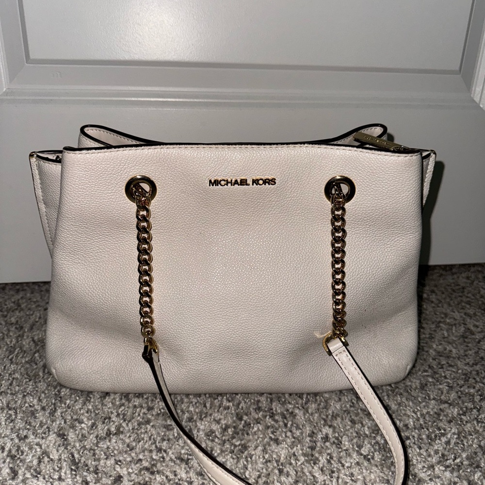 Michael Kors Cream Teagan Large Pebbled Leather Shoulder Bag in a light cream